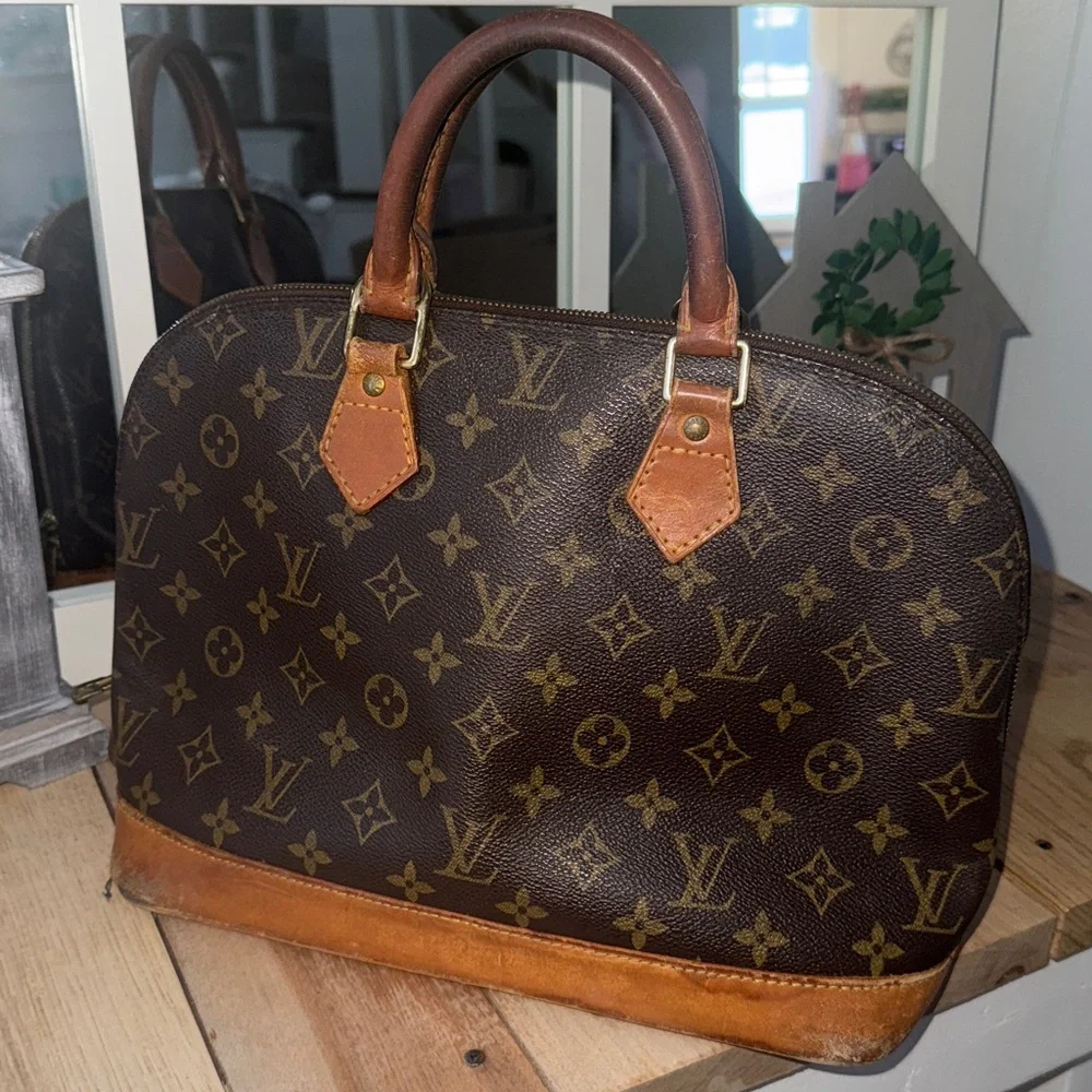 Authentic Louis Vuitton Vintage Alma LV Brown Tan Monogram